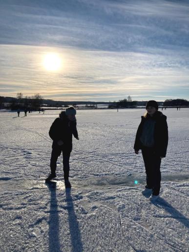 Auf dem Eis am See