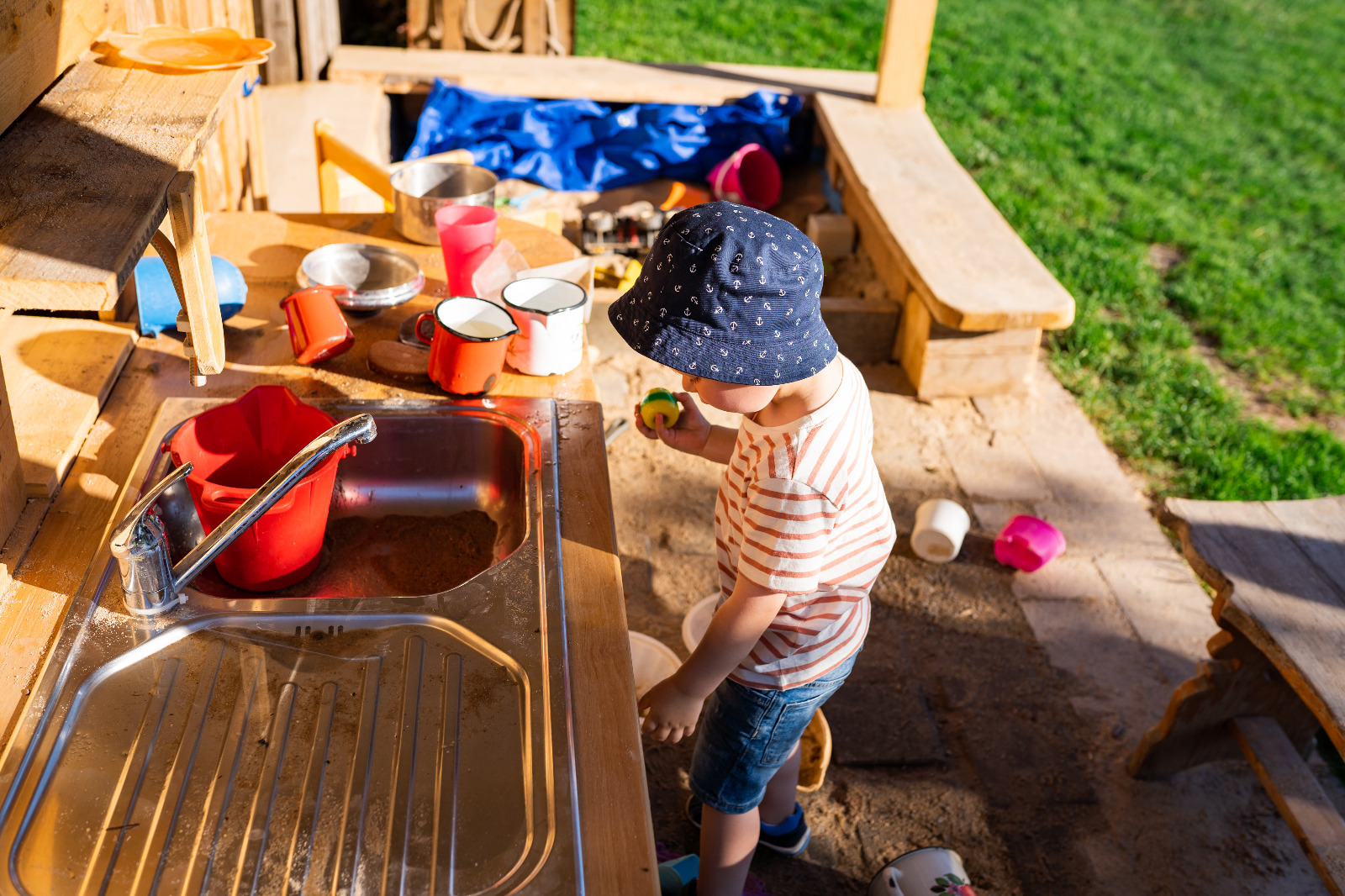 Wasser los! Das Highlight der Kids, unsere Matschküche